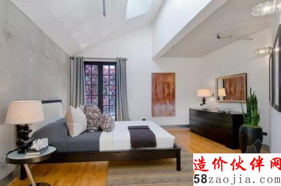 这世界怎么了 一对夫妇变卖别墅住仓库!