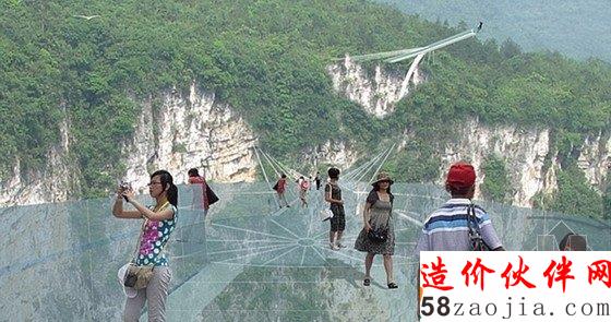张家界大峡谷最长玻璃桥合龙 创多项世界之最