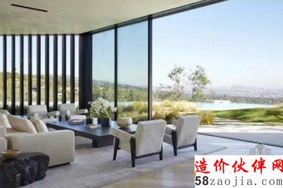 票房10亿美元的导演家是什么样的呢?