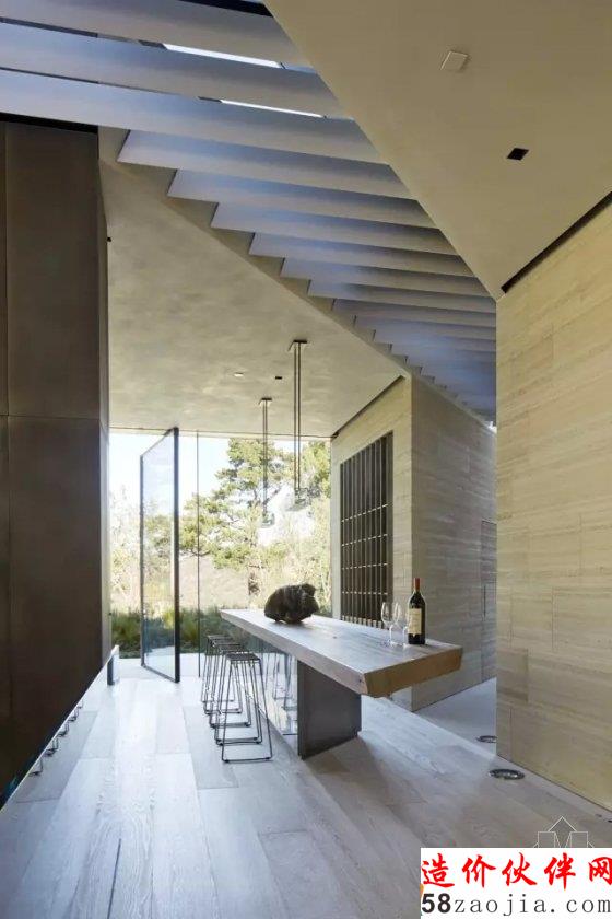 票房10亿美元的导演家是什么样的呢?