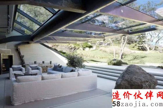 票房10亿美元的导演家是什么样的呢?