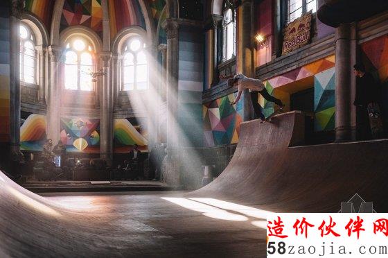 100多岁的废弃教堂 艺术家让它绽放了更夺目的光彩