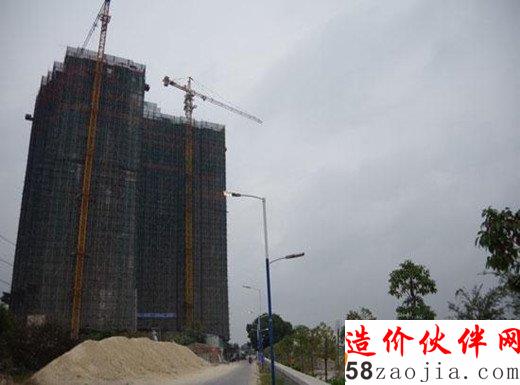 广东一村主任投资亿元违建大楼,政府惩罚百次未果。