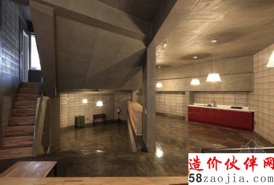 被挤压的豪宅 听说是地震后的产物