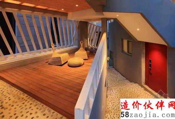 被挤压的豪宅 听说是地震后的产物