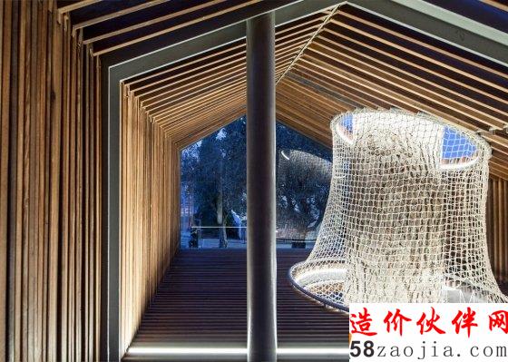 当树在屋下生根发芽 就成了树屋?