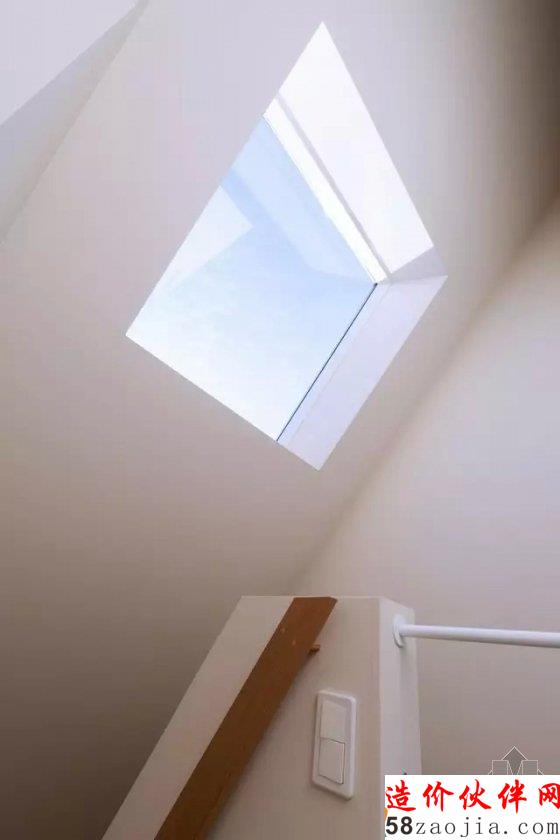 墙“倒”屋不塌!日本岐阜一座斜山墙住宅