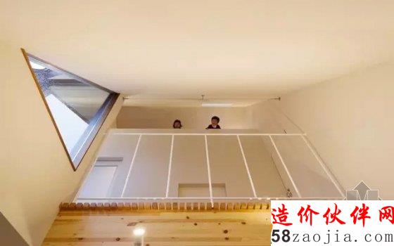 墙“倒”屋不塌!日本岐阜一座斜山墙住宅