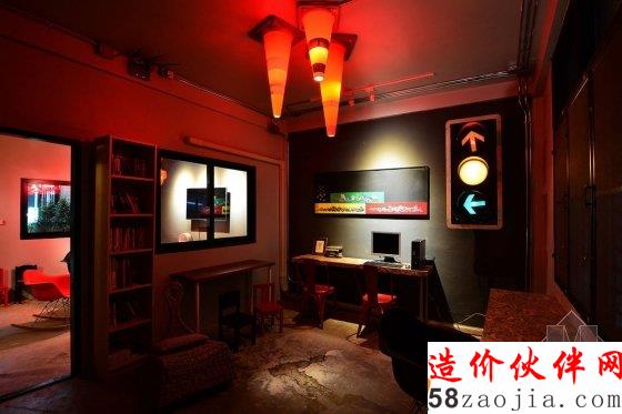 曼谷这家青旅 混乱拥挤中有种特别的美