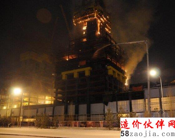 阿布扎比大厦爆炸起火