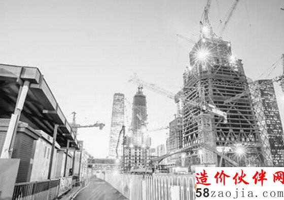 夜幕下建造中的中国尊