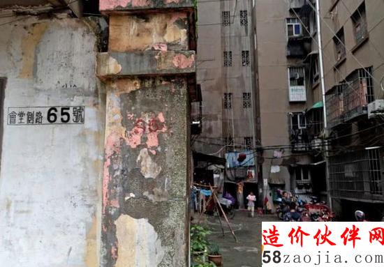 万大彬公司登记注册的地址在一栋破旧的老居民楼里。