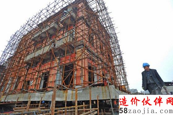 武汉开始保护性平移一座百年建筑