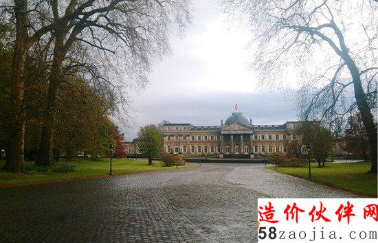 每年只开放三周 神秘的皇家花园