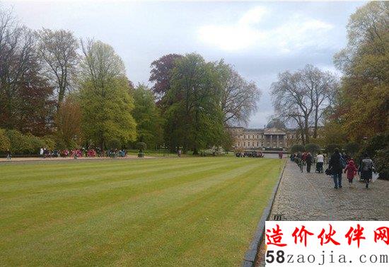 每年只开放三周 神秘的皇家花园