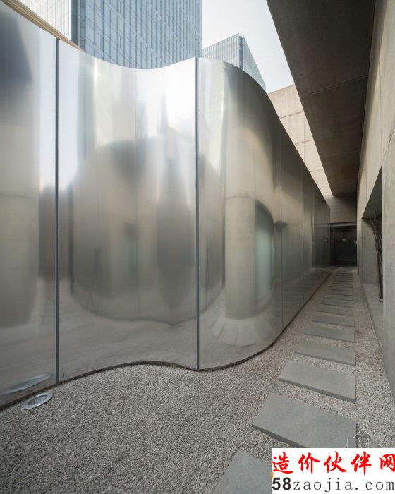 隐藏在美术馆后的窄巷咖啡馆 文艺是最大的卖点