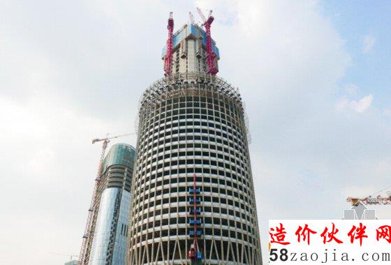 施工高度顺利突破百米大关