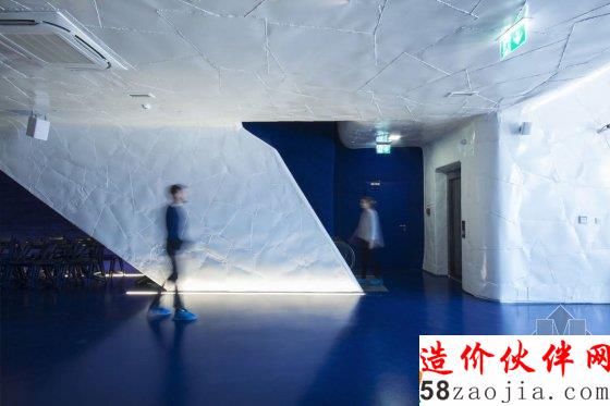 克罗地亚的一个博物馆,竟然只放了一尊青铜雕像