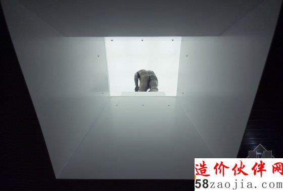 克罗地亚的一个博物馆,竟然只放了一尊青铜雕像