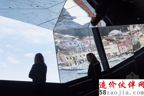 克罗地亚的一个博物馆,竟然只放了一尊青铜雕像