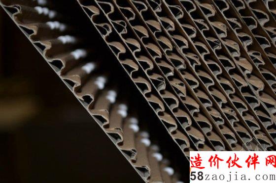 这个用硬纸板做的小房子 据说至少可以住50年