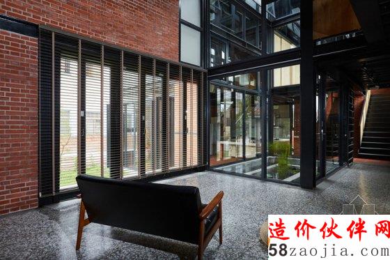 女富豪的“有春”深闺