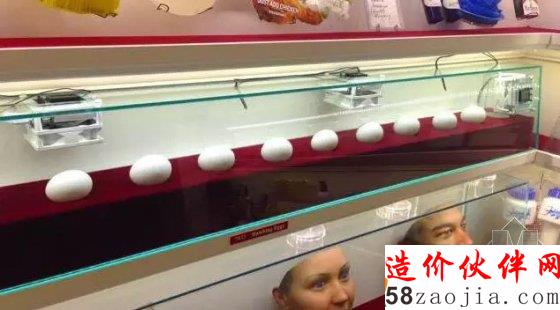 他们在6平米的电梯里开了间「世界最小」的博物馆