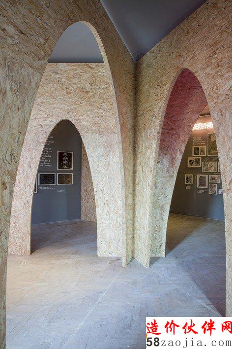 威尼斯双年展 拱门和彩虹之下的多重空间