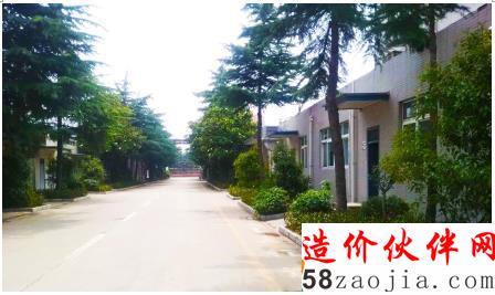 白象食品工厂改造后的道路绿植