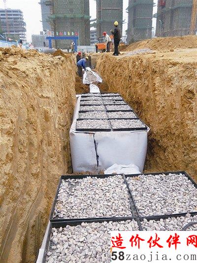 道路边铺设集水模块