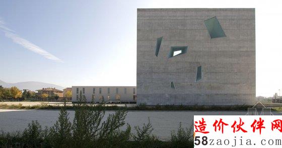 充满力量的悬浮-意大利教堂设计