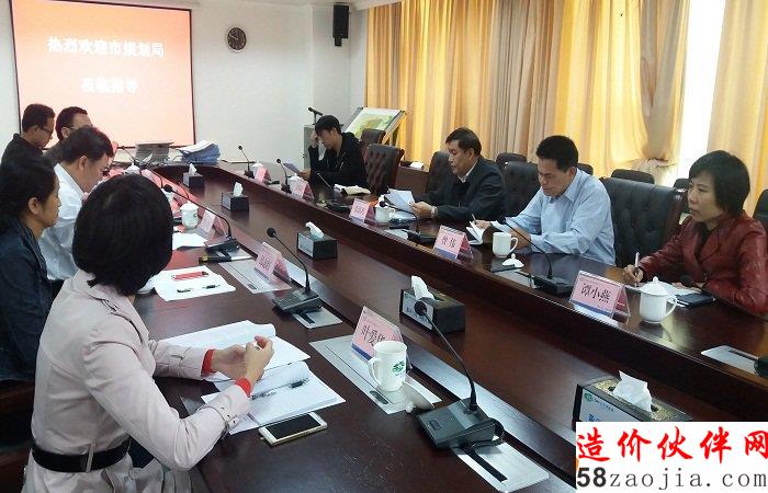 省城乡规划督察员和评查组工作人员分别到茂名市各地开展行政执法案卷评查和规划督察评估工作