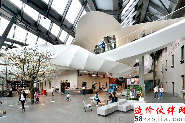 工业遗址变身成华丽的巢穴体验馆