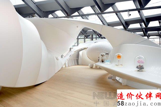 工业遗址变身成华丽的巢穴体验馆