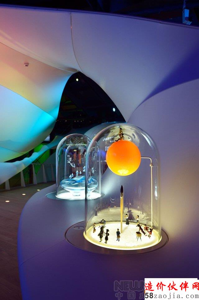 工业遗址变身成华丽的巢穴体验馆