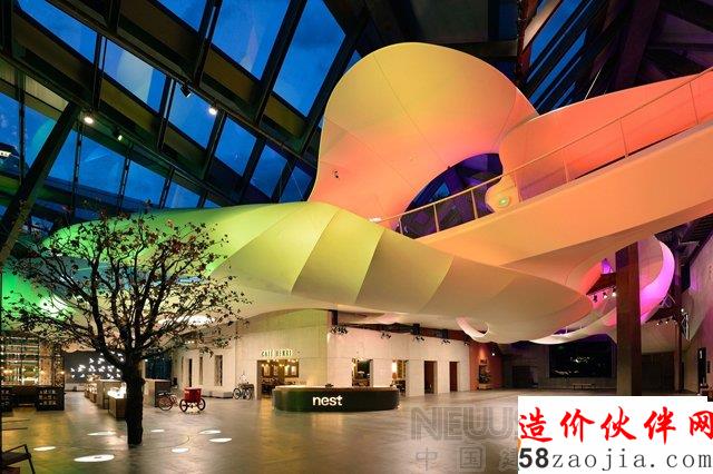 工业遗址变身成华丽的巢穴体验馆