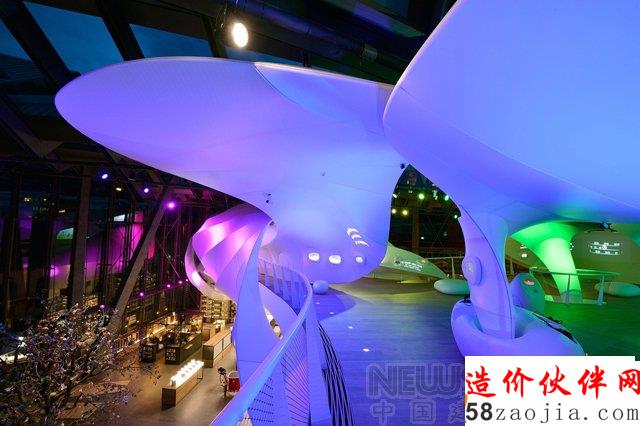 工业遗址变身成华丽的巢穴体验馆