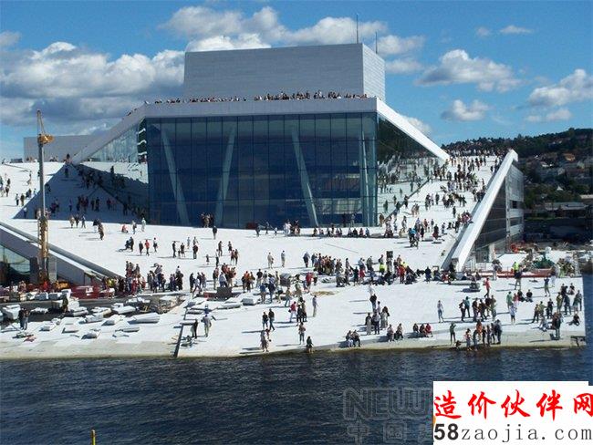 ���������·�չ����һ�������ռ��������