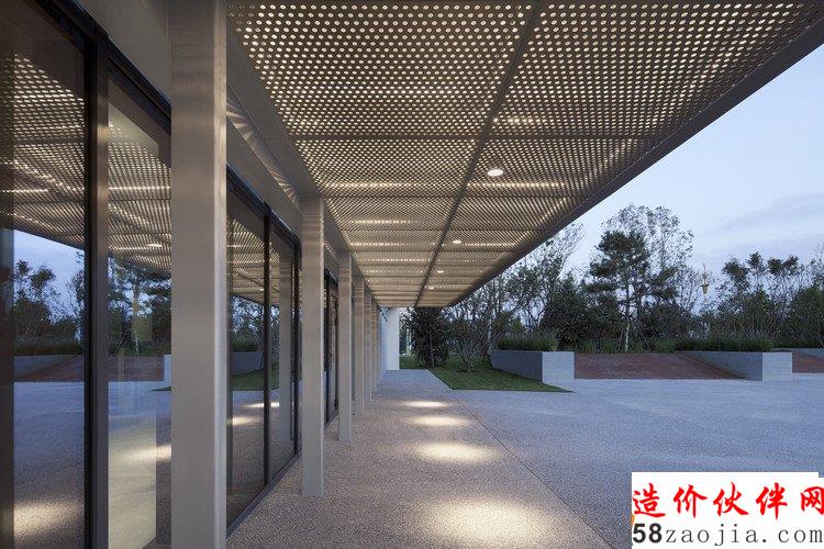 入口檐下夜景. 夏至