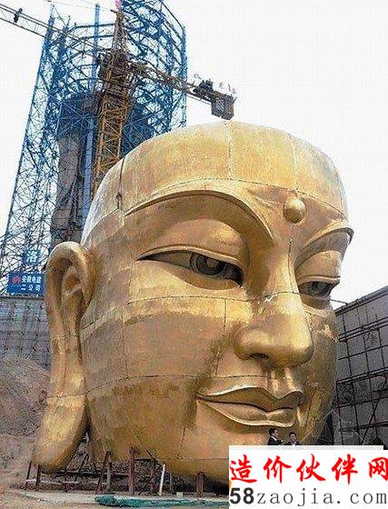 近日,备受海内外关注的安徽九华山高99米地藏菩萨露天大铜像的主体工程已全面竣工,成为九华山庄严佛教道场、提升佛教名山地位的标志性建筑。