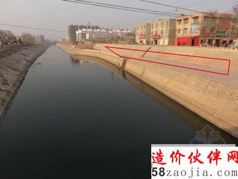 在大名府路引河大桥东岸北侧邯郸市水利局的醒目标语:“保护水资源,改善水环境”、“加强河道管理,维护河湖健康”。 在大名府路引河大桥东岸北侧邯郸市水利局的醒目标语:“保护水资源,改善水环境”、“加强河道管理,维护河湖健康”。