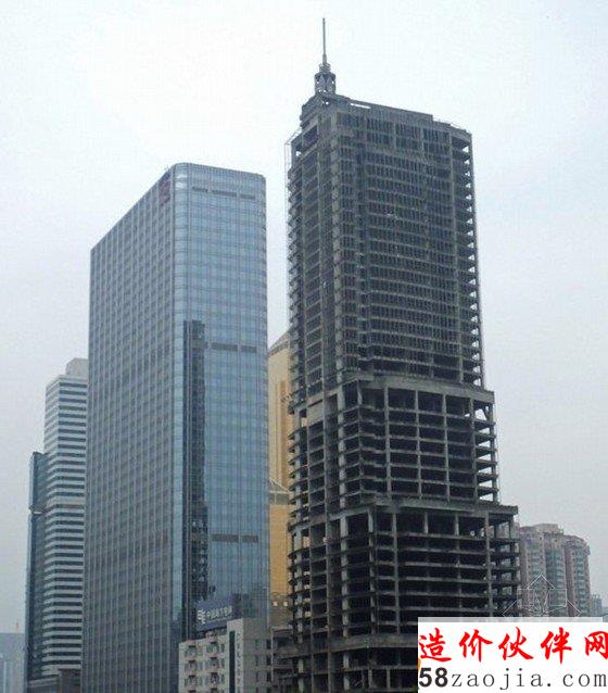 ���ݵ�һ��β¥