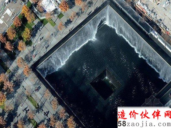 4号楼高层俯瞰世贸中心遗址的纪念瀑布池