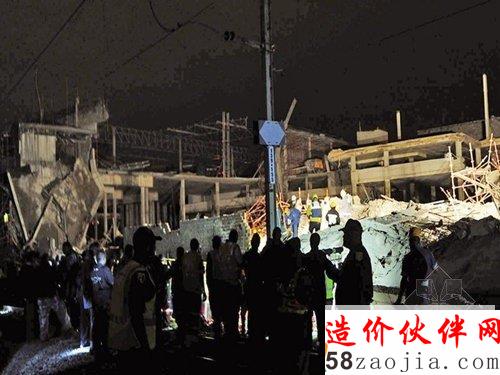 消防人员夜间营救