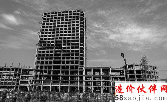 在瓯海大道高架桥西段,很容易就看到这幢大楼