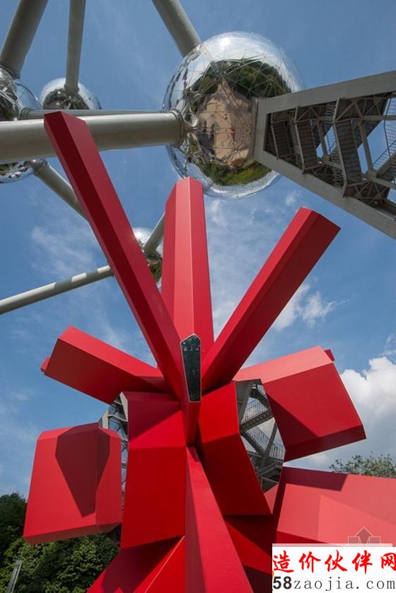 Atomium-by-Arik-Levy_dezeen_468_4.jpg