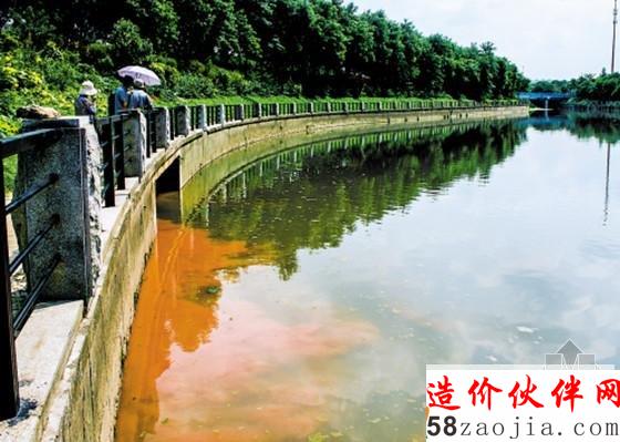 车陂涌变黄因灌浆车偷排 十几分钟倒下一车泥_副本.jpg