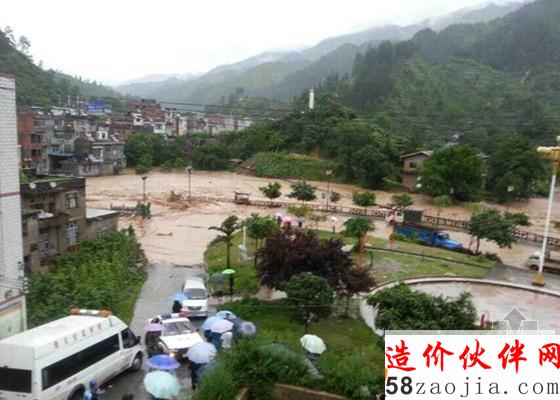 贵州习水遭暴雨袭击_副本.jpg