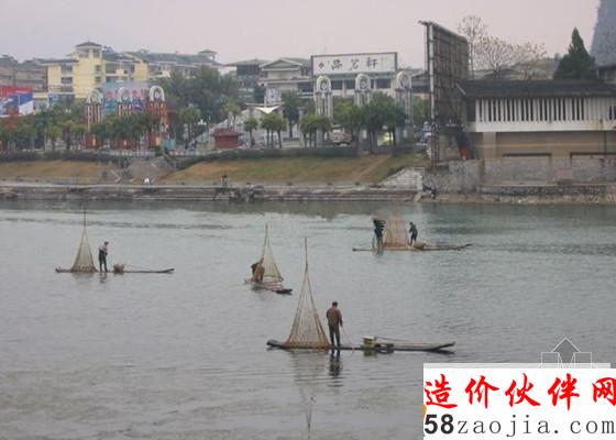 解放桥下又现非法捕鱼竹排 市民呼吁彻底整治_副本.jpg